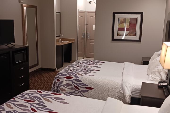 ADA Accessible Superior 2 Queen Beds (4 of 6)