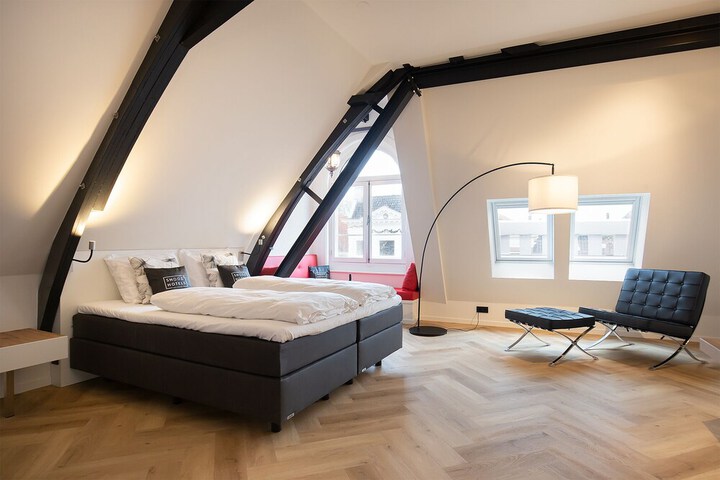 Room 18 of 49