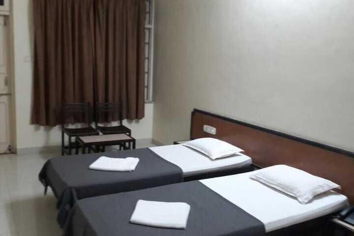 Room 12 of 41