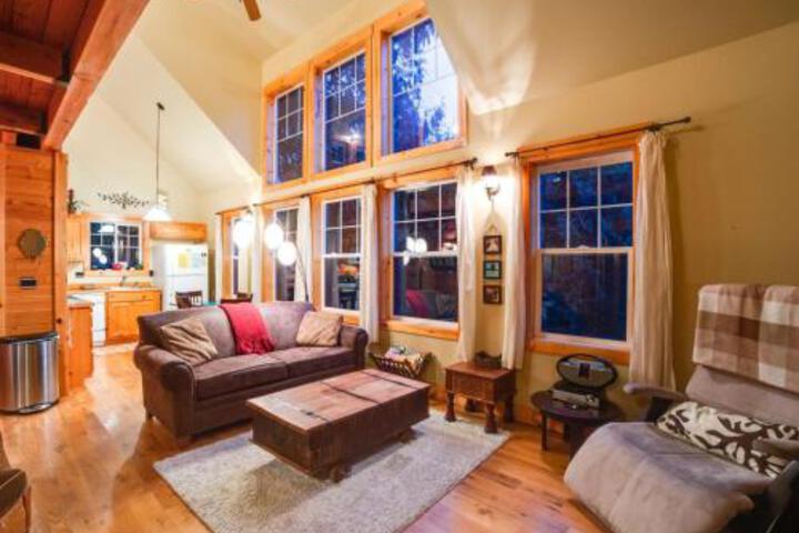 Holiday Home 11mbr Family Cabin With Hot Tub in Glacier, WA