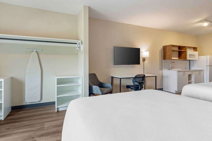 Room 32 of 73