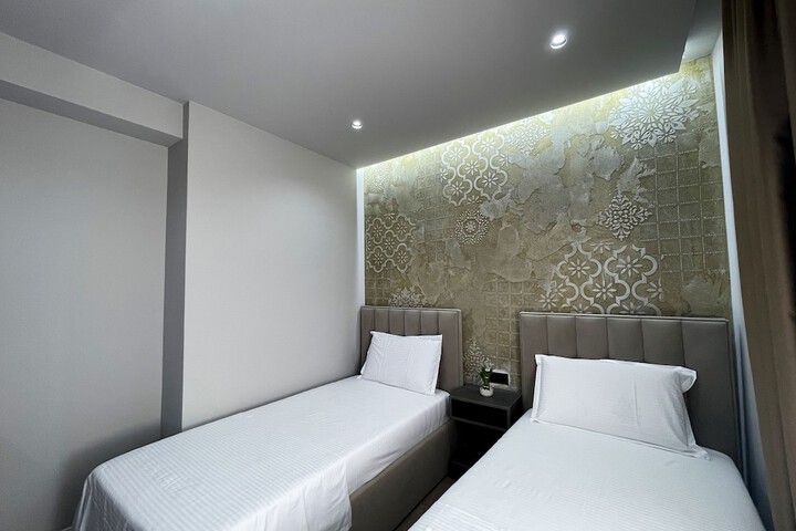 Room 35 of 121