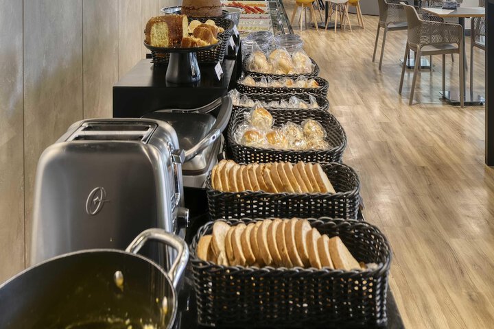 Breakfast/Coffee Service 37 of 43