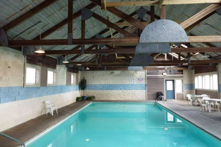 Pool Hotel