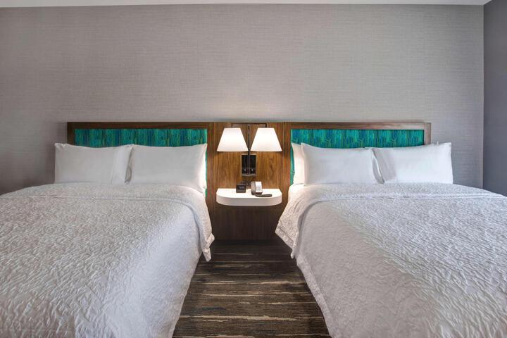 2 Queen Beds Hearing Accessible (4 of 6)