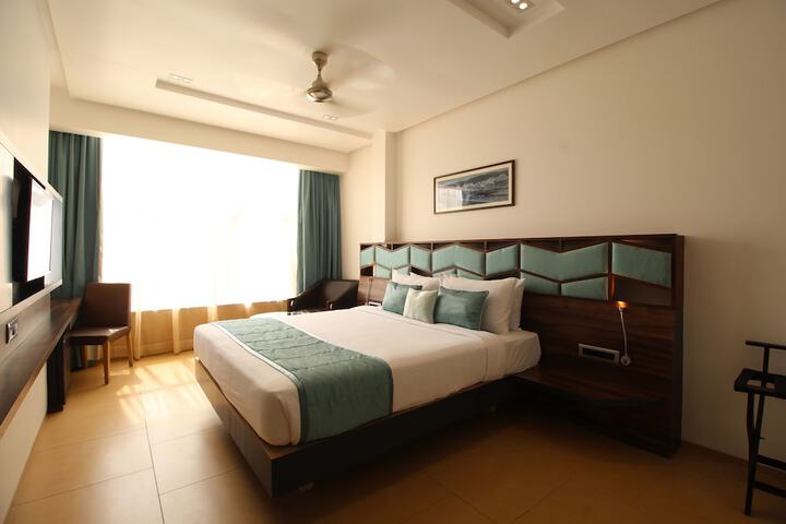 Room 7 of 19