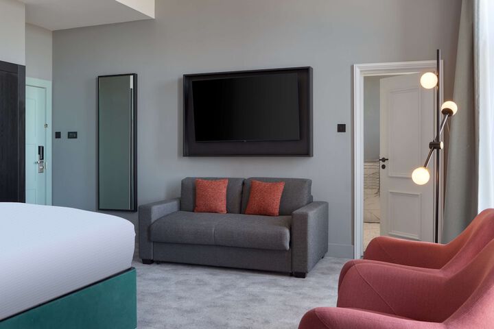 Room 11 of 182