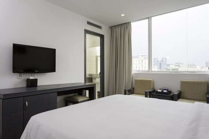 Room 13 of 70