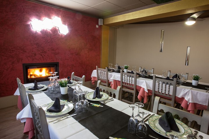 Dining 9 of 29