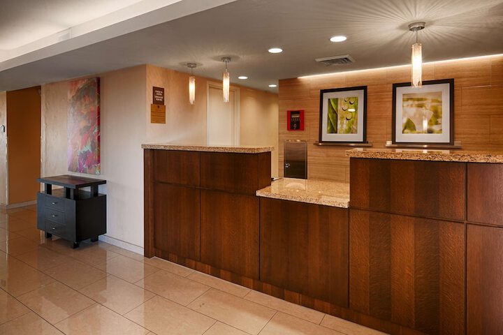Entrance & Lobby