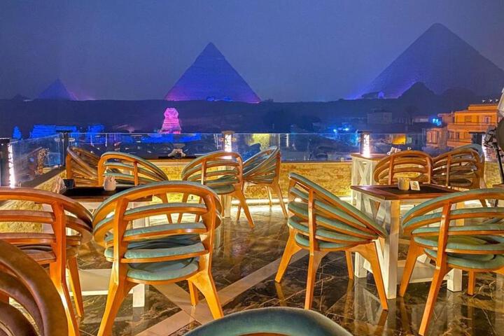 Hotel Cleopatra Pyramids View