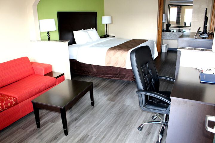 1 King Bed (12 of 12)