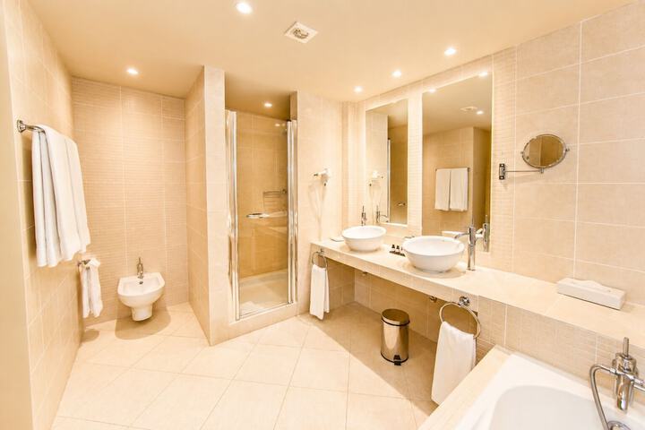 Room 37 of 81