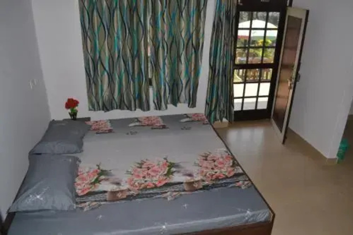 Room 5 of 11