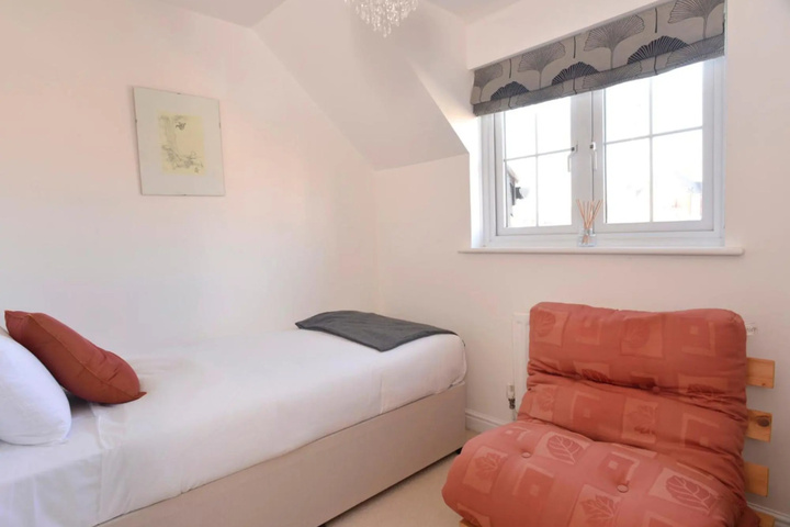 Room 2 of 13