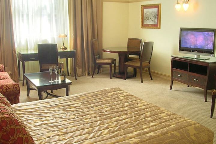 Room 12 of 105