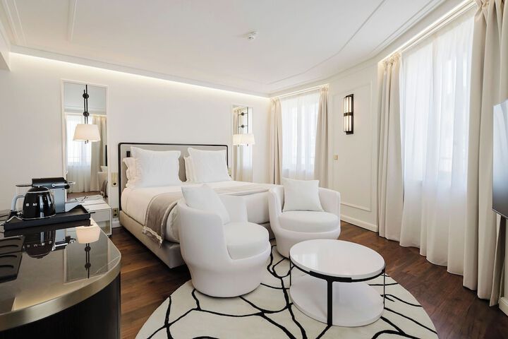 Room 11 of 150