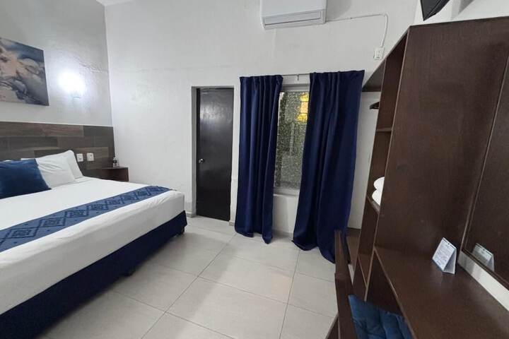 Room 20 of 33