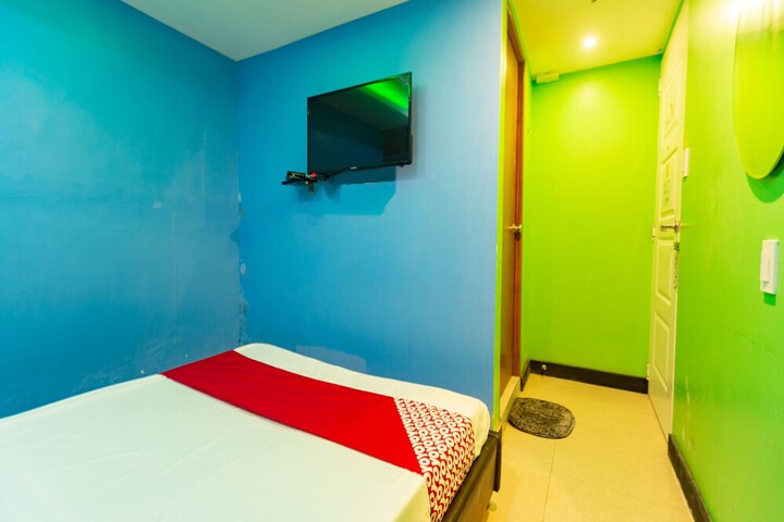 Room 9 of 23