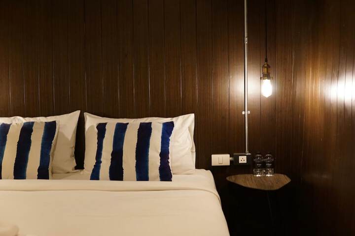Room 21 of 52