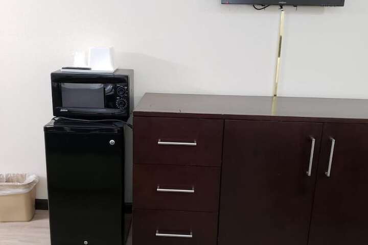 Room 8 of 18