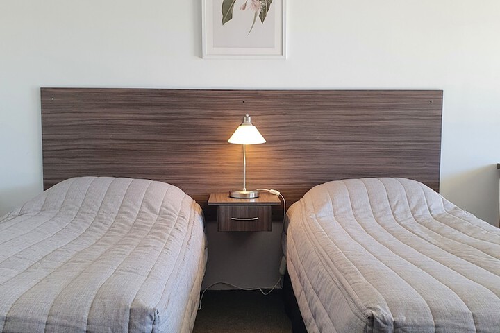 Room 12 of 32