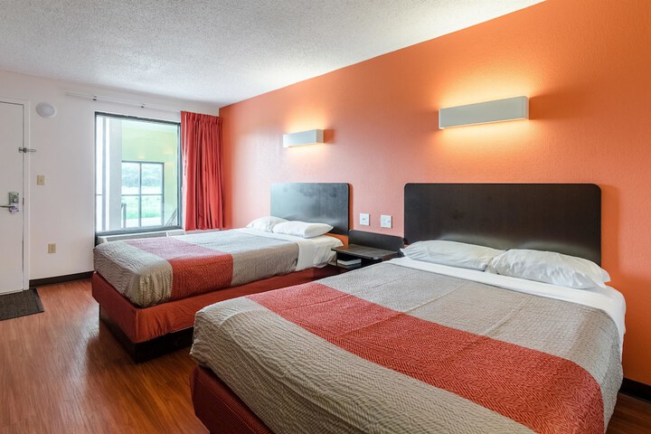 2 Double Beds (5 of 7)