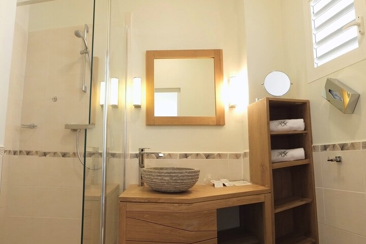 Room 11 of 21