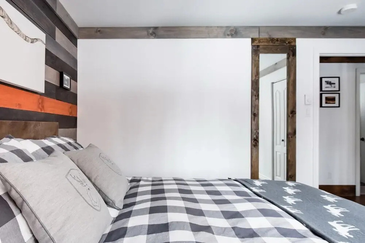Room 4 of 25