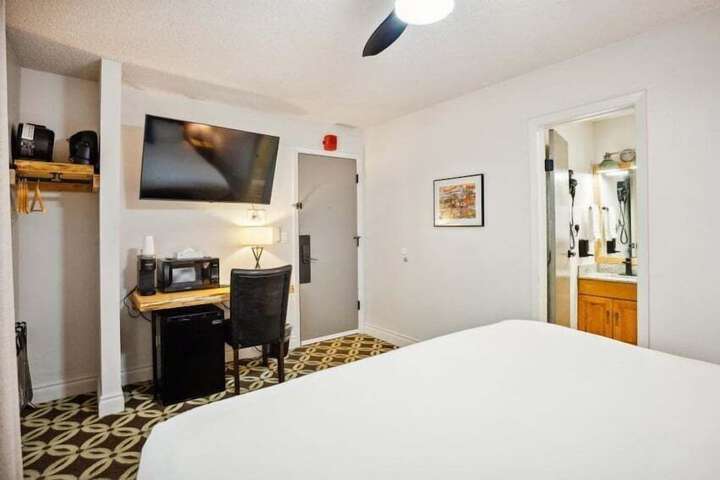 Room 3 of 16