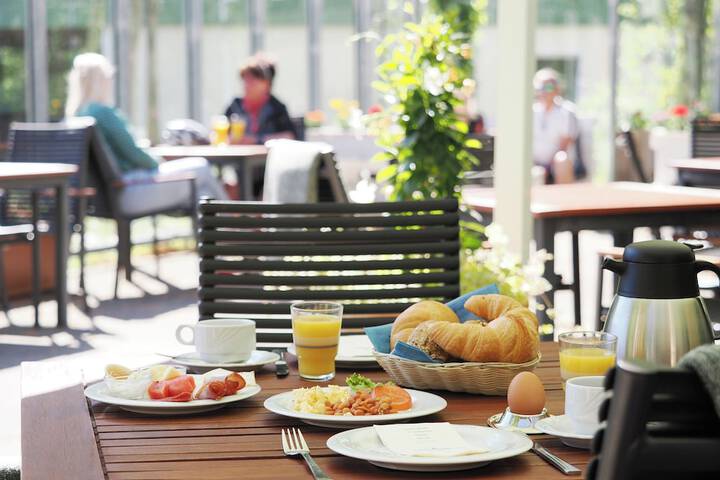 Breakfast/Coffee Service 33 of 68
