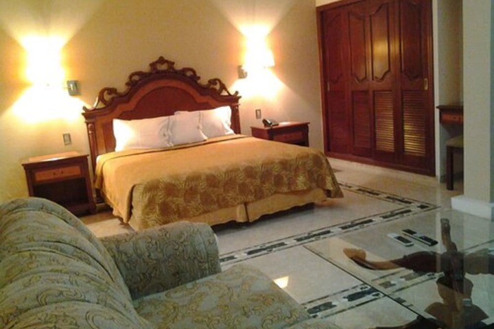 Room 16 of 37