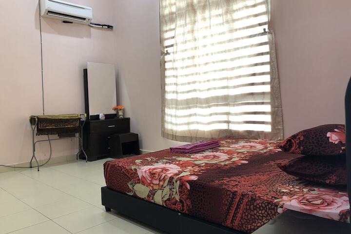 Room 10 of 20