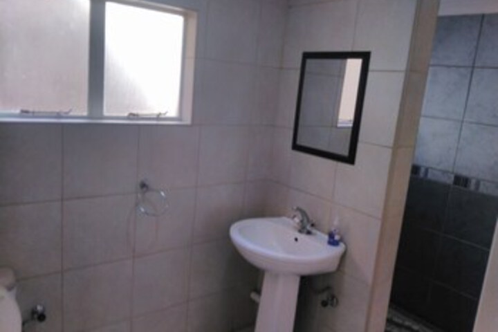 Room 4 of 39