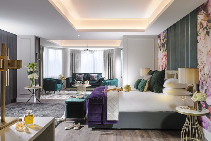 Room 3 of 18
