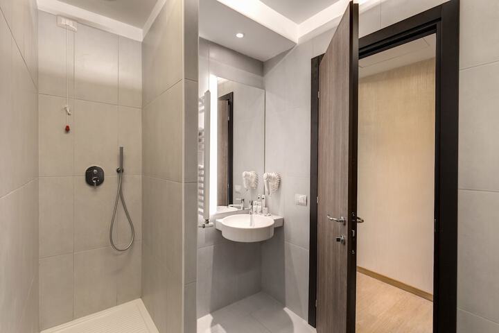 Clean Restrooms