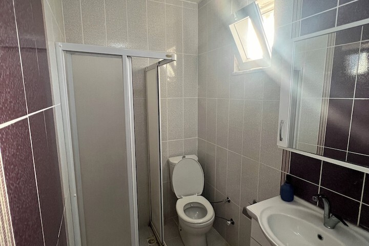 Room 10 of 34