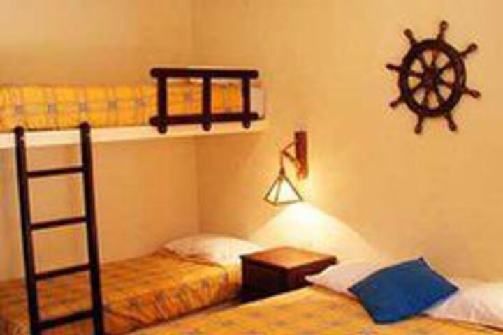 Room 4 of 12