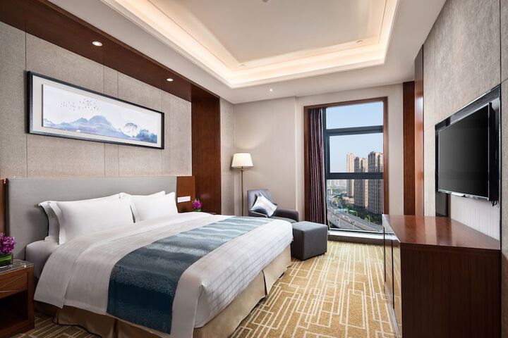 Room 2 of 14