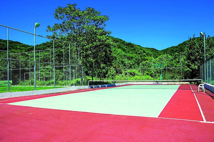 Tennis court