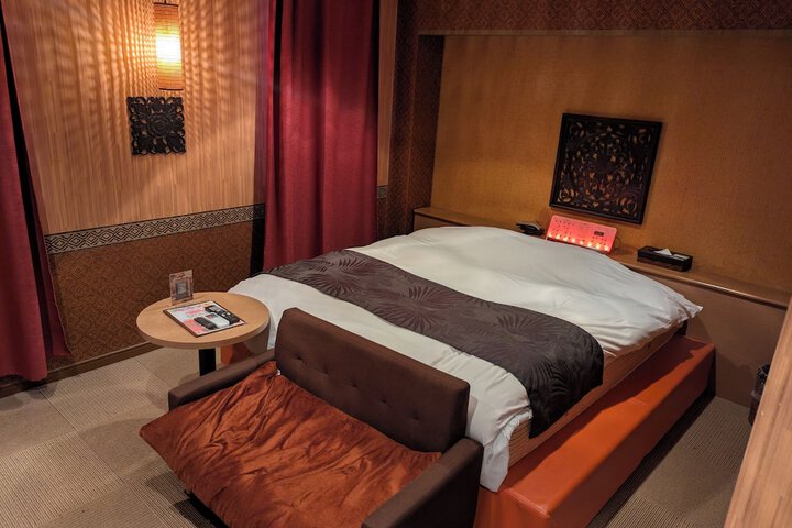 Room 3 of 16