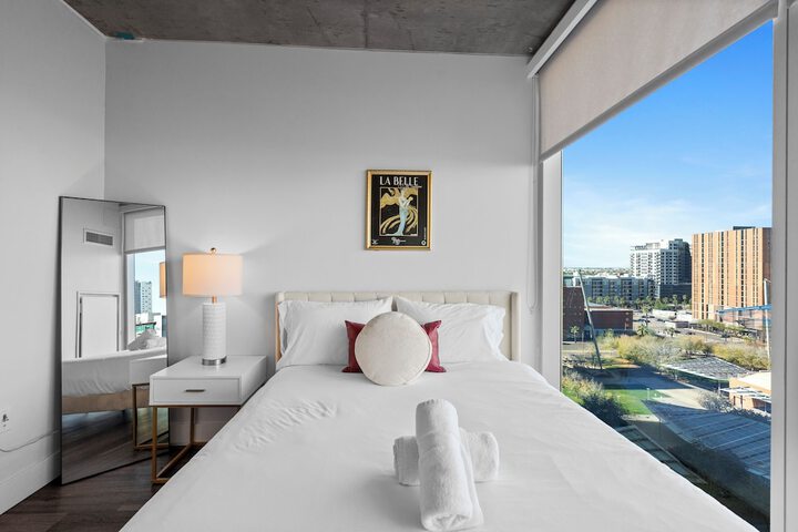 Room 3 of 32