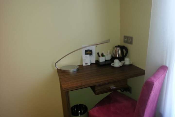 Room 27 of 41