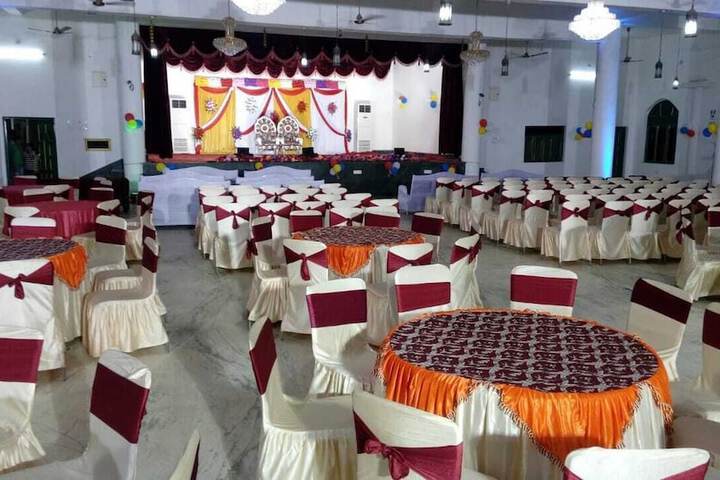 Ballroom/Hall 21 of 32