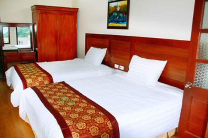Room 16 of 33