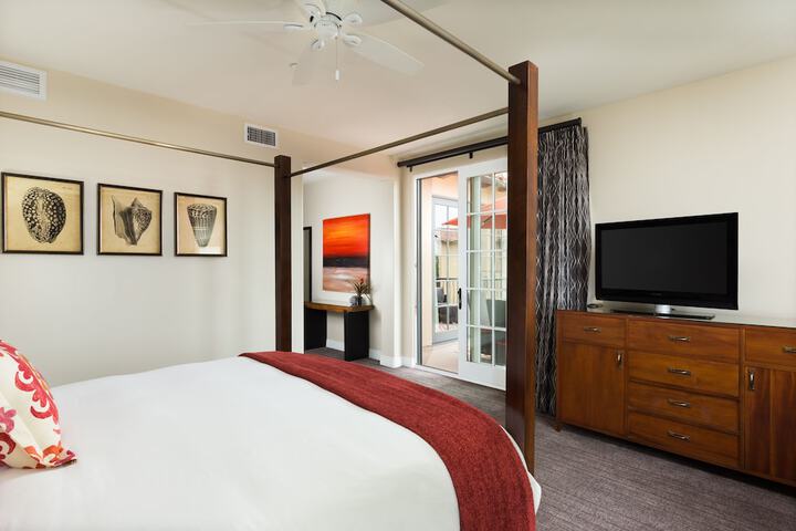Room 13 of 146