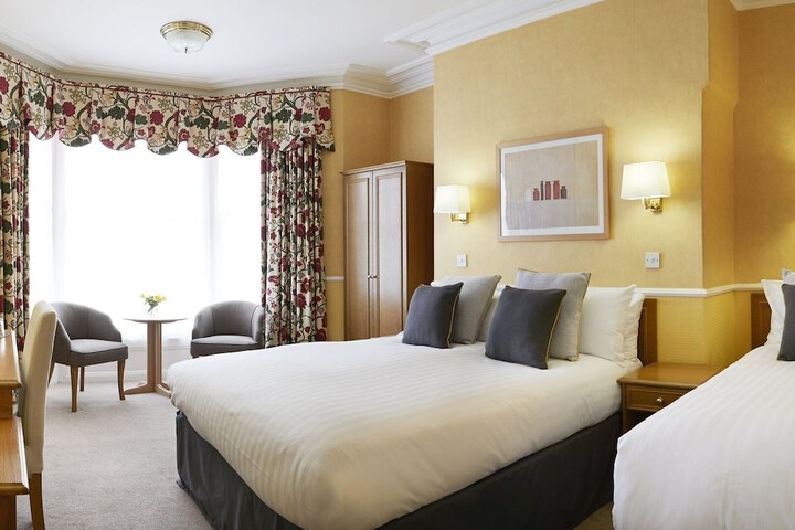 Room 6 of 22