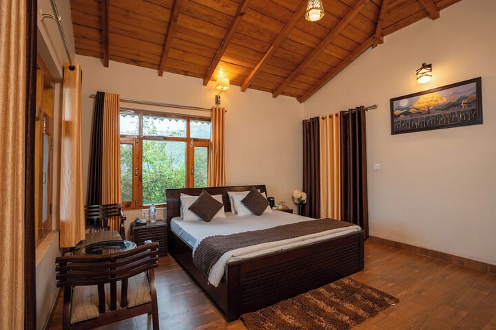 Room 4 of 28