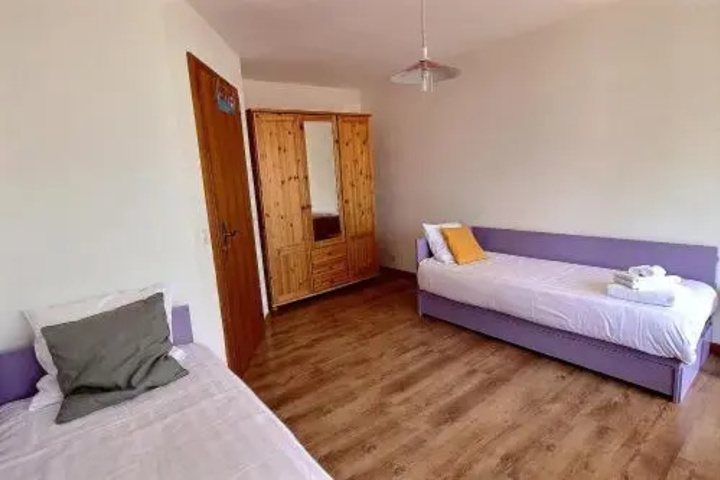 Room 4 of 20