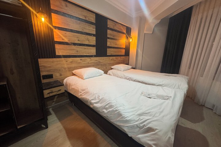 Room 13 of 109